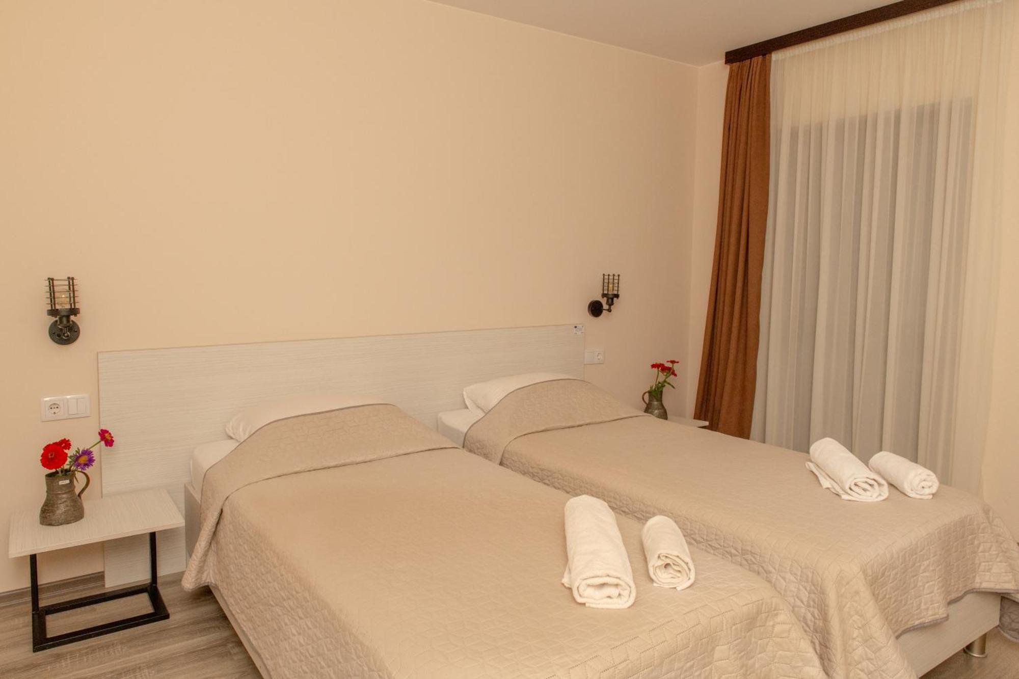 Alvani Inn K'vemo Alvani Extérieur photo