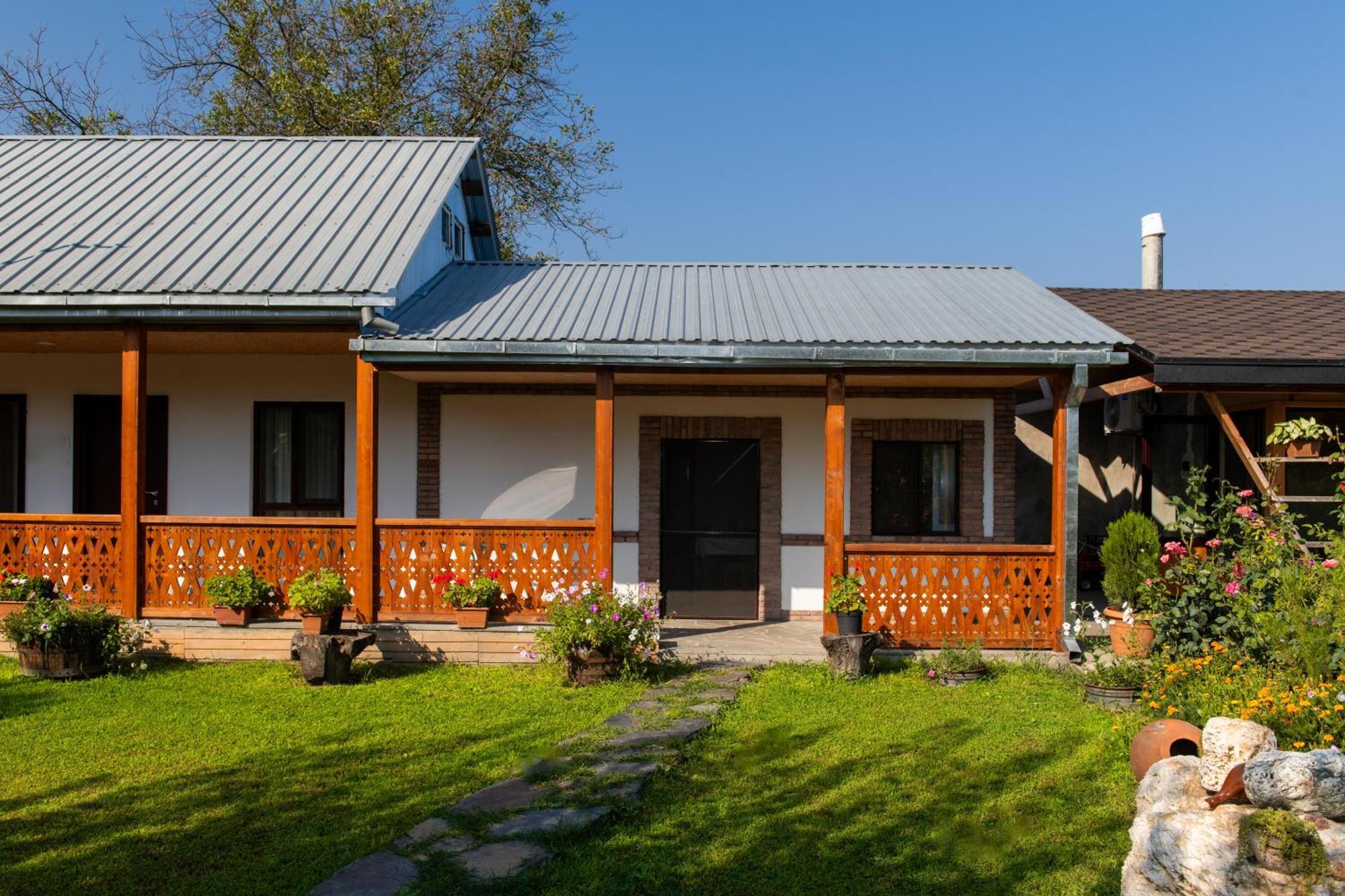 Alvani Inn K'vemo Alvani Extérieur photo