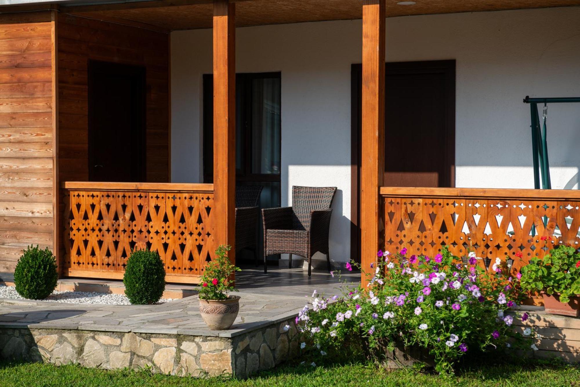Alvani Inn K'vemo Alvani Extérieur photo