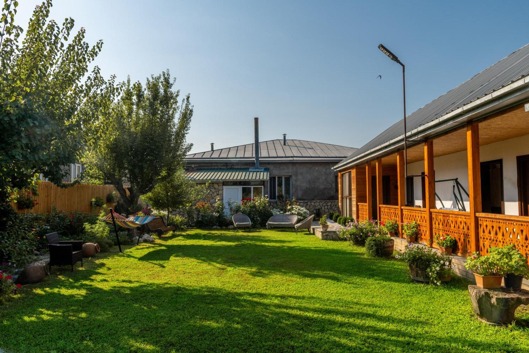 Alvani Inn K'vemo Alvani Extérieur photo
