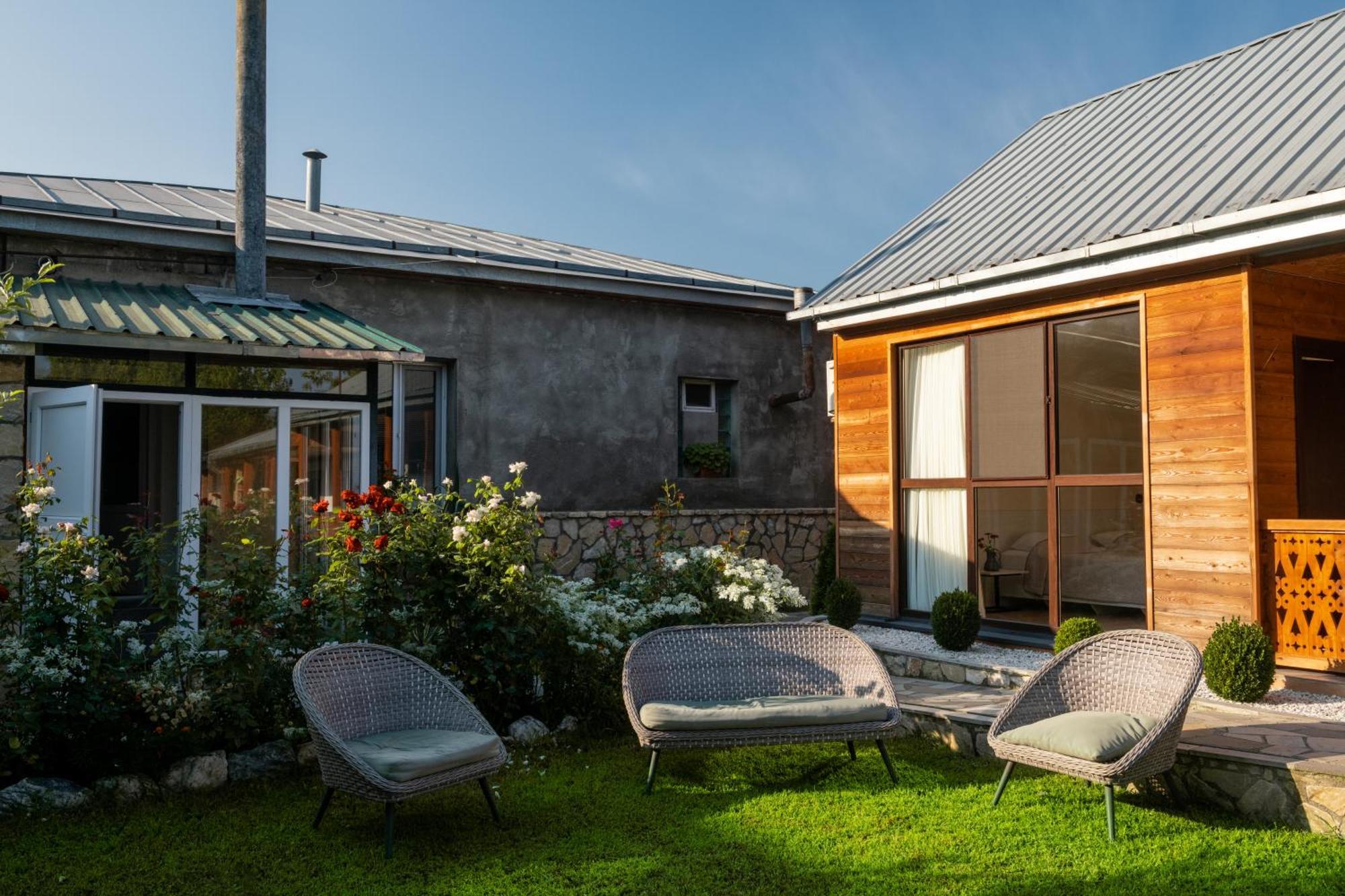 Alvani Inn K'vemo Alvani Extérieur photo