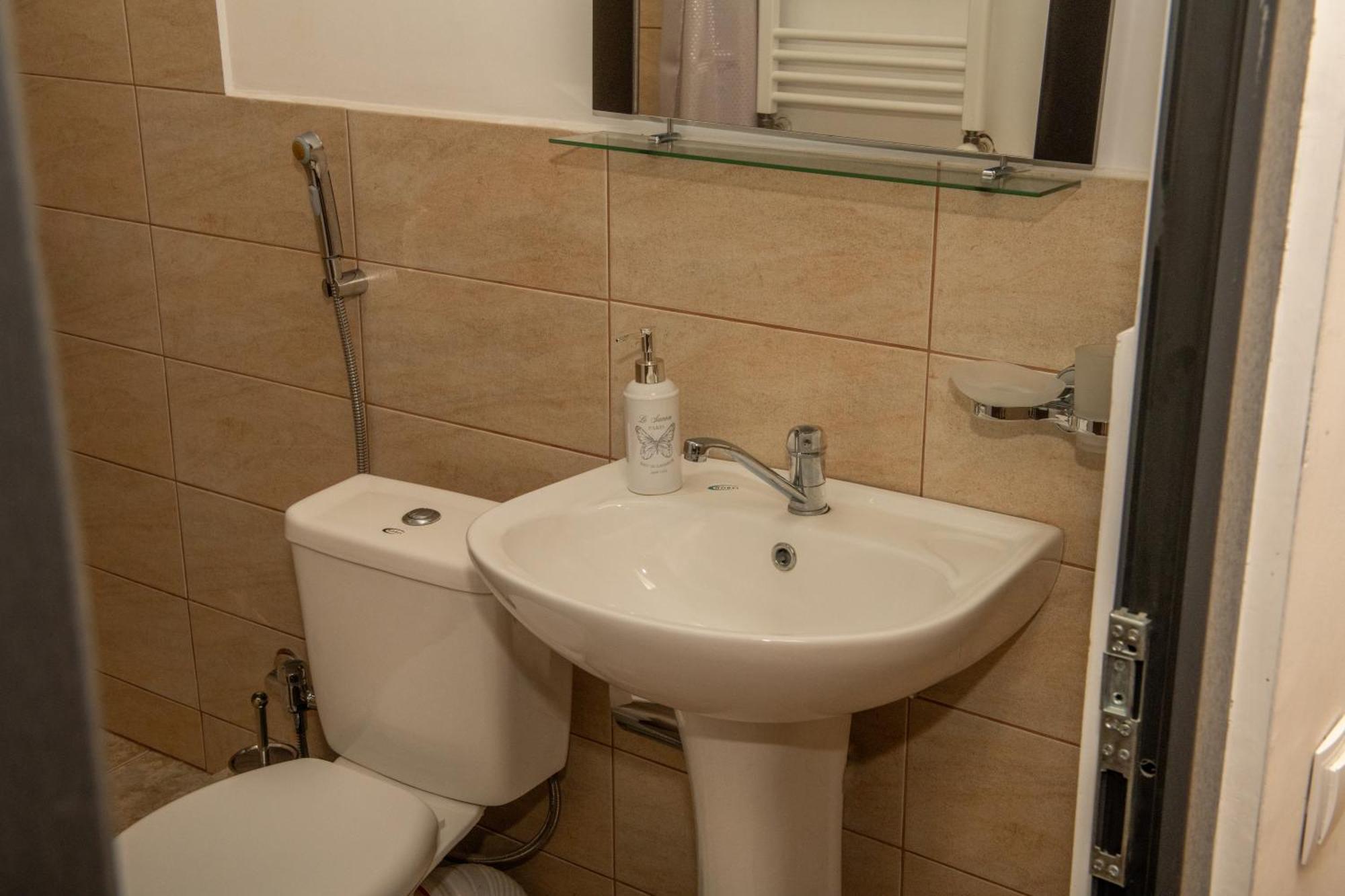 Alvani Inn K'vemo Alvani Extérieur photo