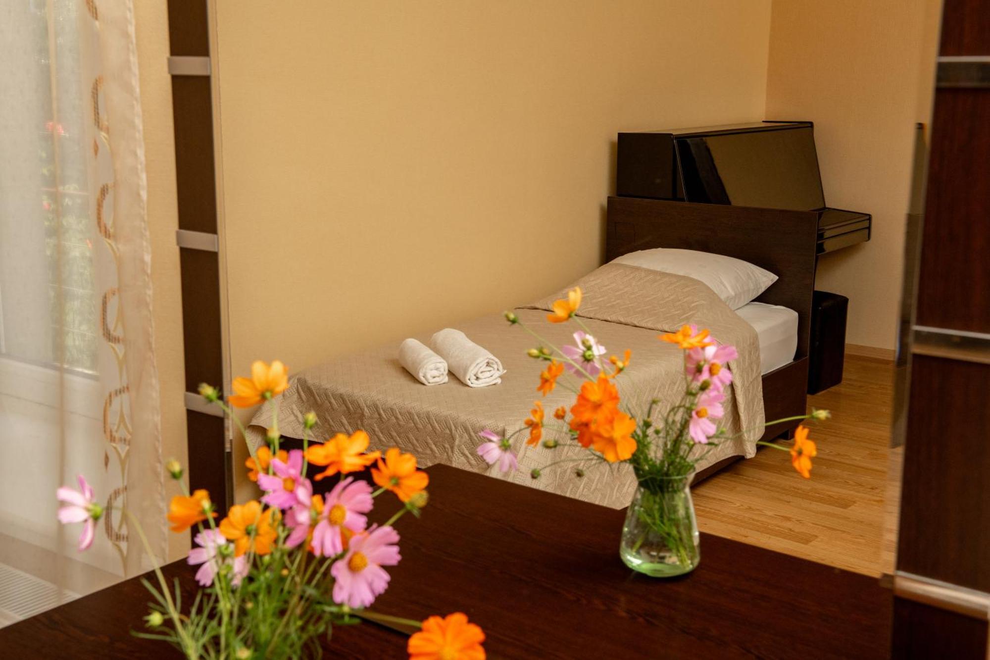 Alvani Inn K'vemo Alvani Extérieur photo